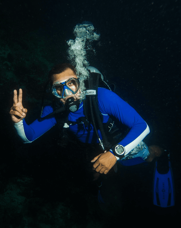 night-diver image